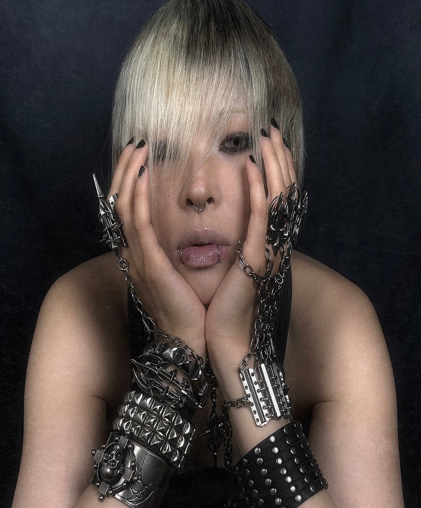 IIIMIII RottenMetal one piece Bracelet
