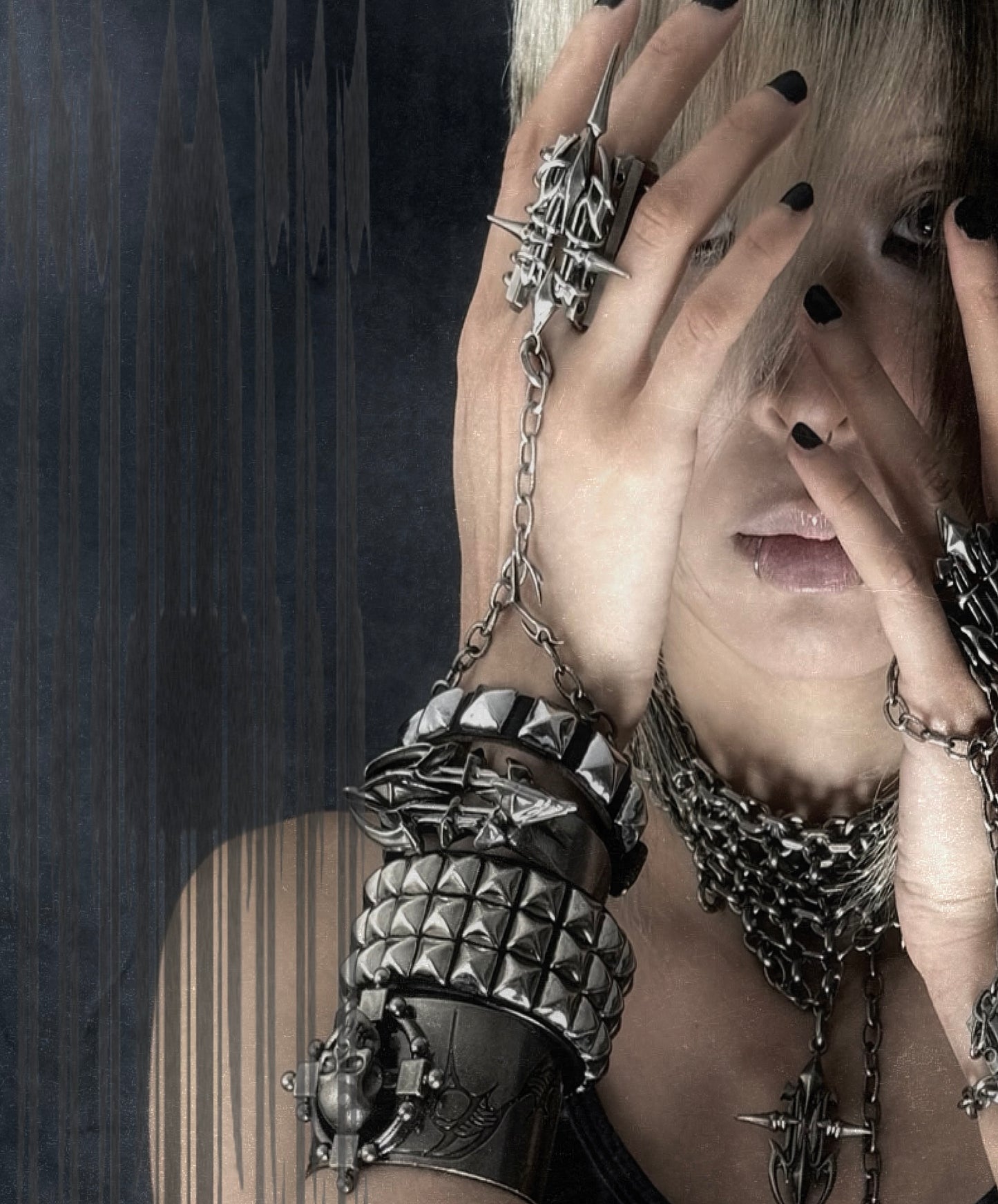 IIIMIII RottenMetal one piece Bracelet