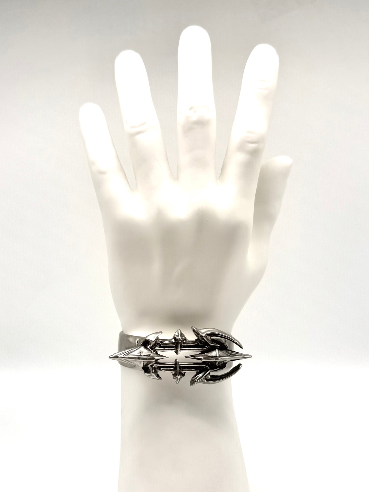 IIIMIII RottenMetal one piece Bracelet