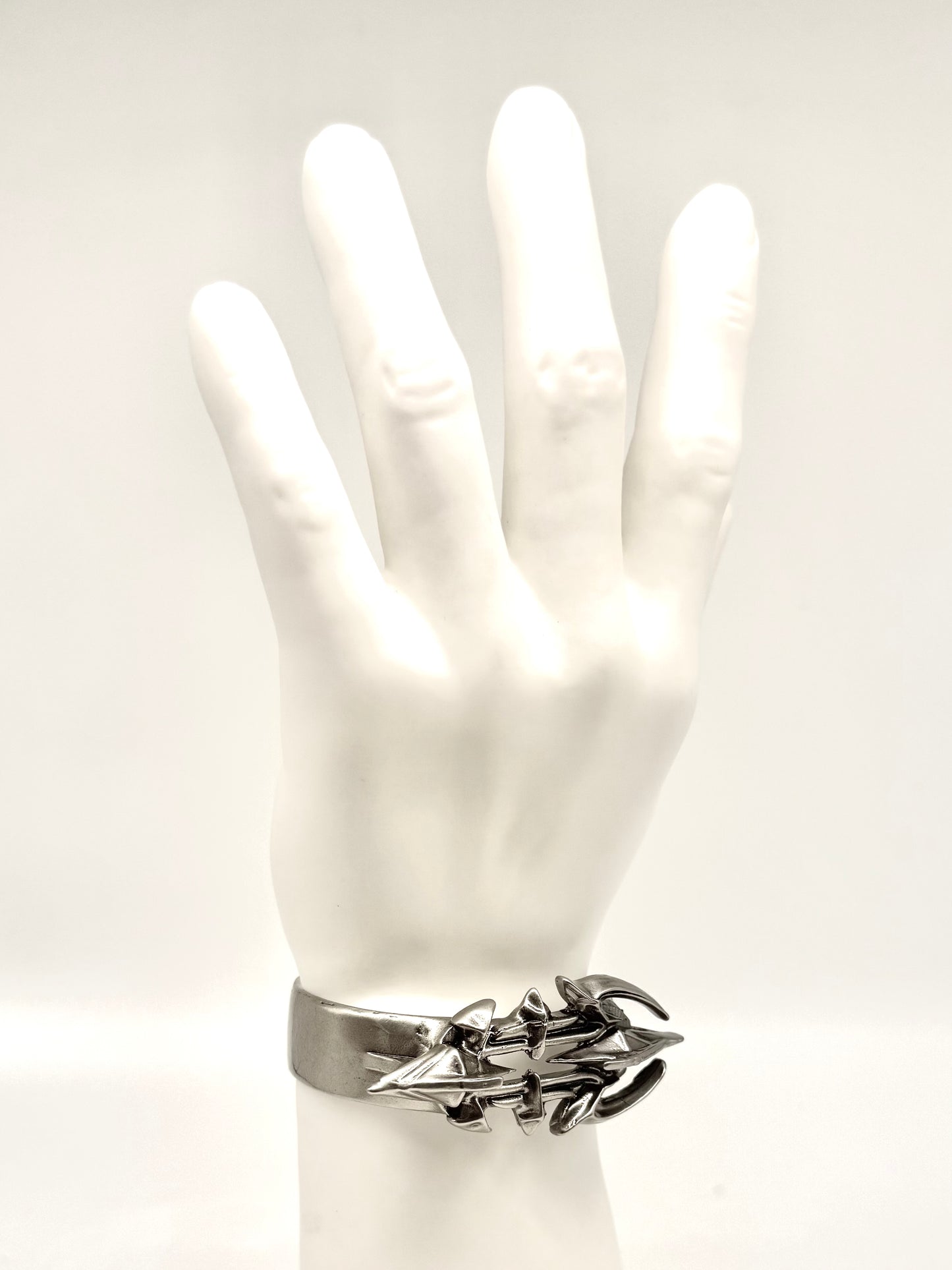IIIMIII RottenMetal one piece Bracelet
