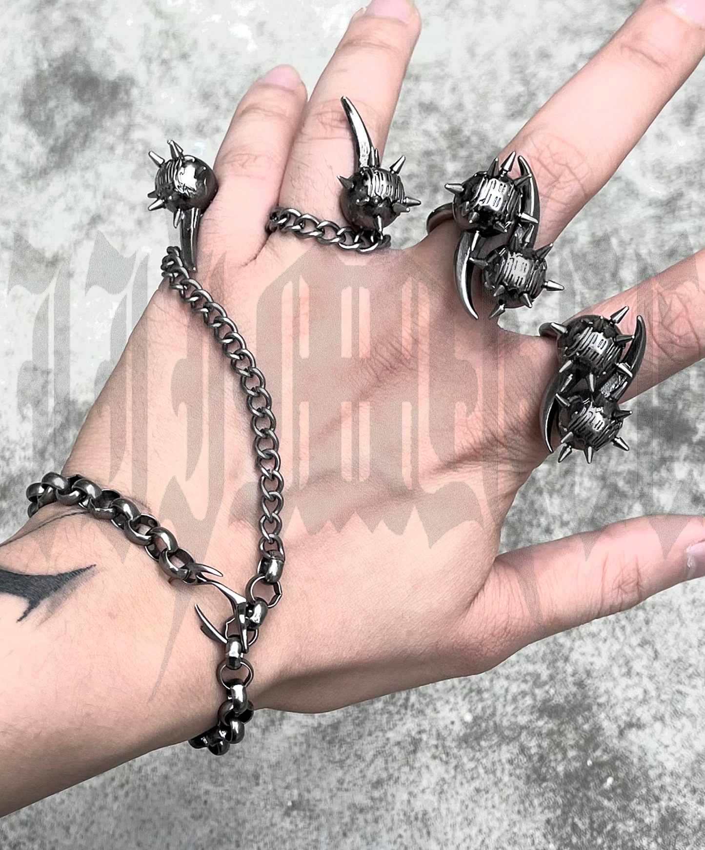IIIMIII BrokenWeb One piece ring chain