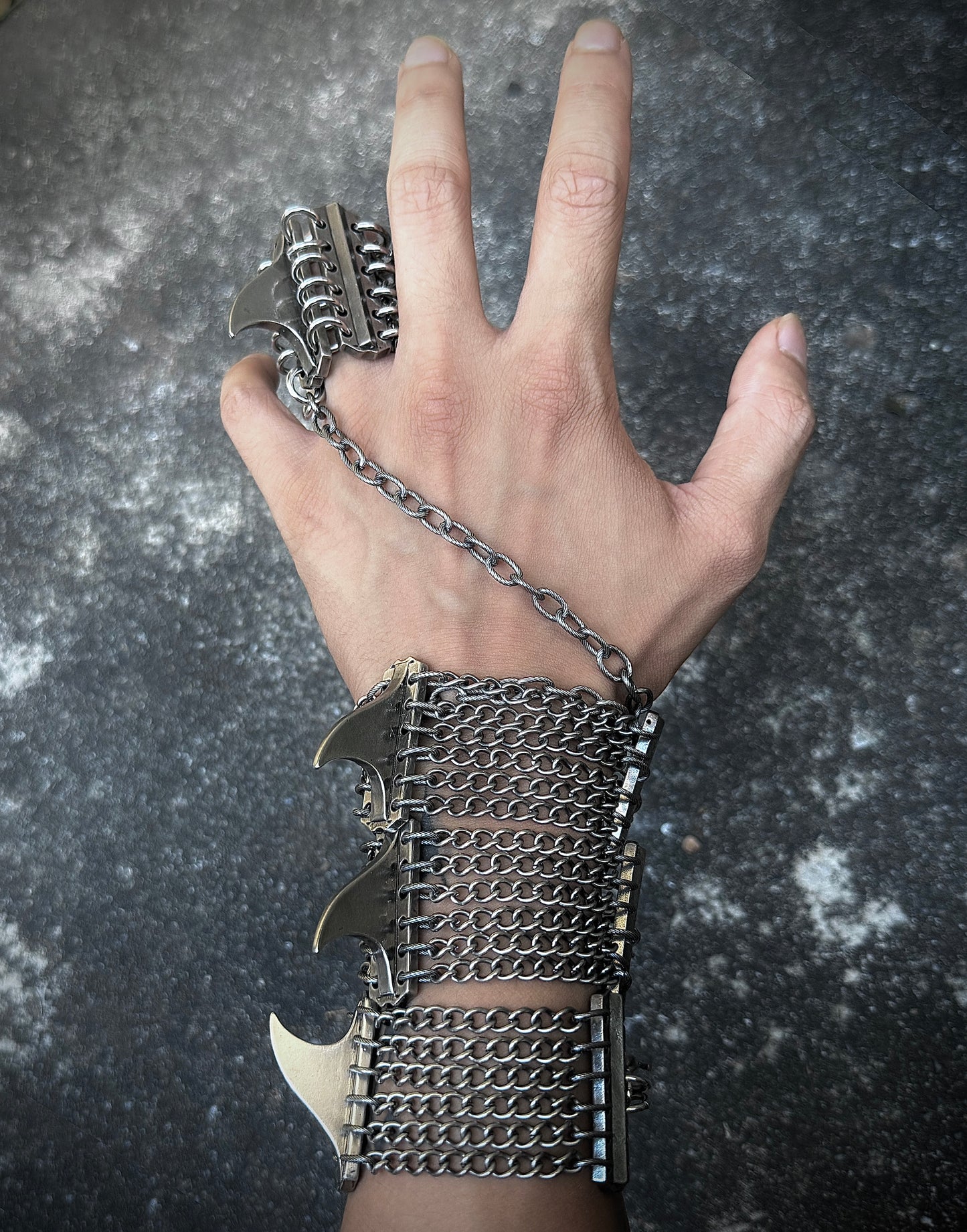 IIIMIII One Piece Ring Chain3